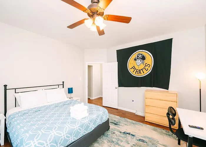 Pittsburgh's Sports Suite- Free Driveway Parking