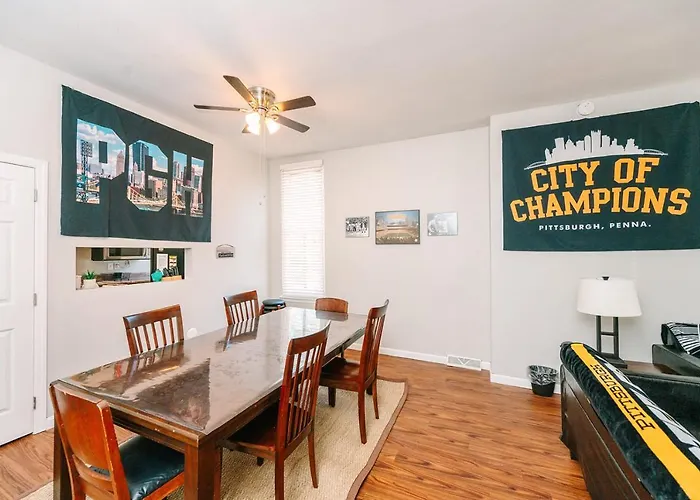 Apartment Pittsburgh's Sports Suite- Free Driveway Parking Pittsburgh