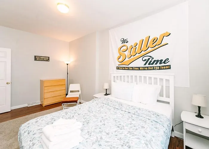 Apartment Pittsburgh's Sports Suite- Free Driveway Parking *
